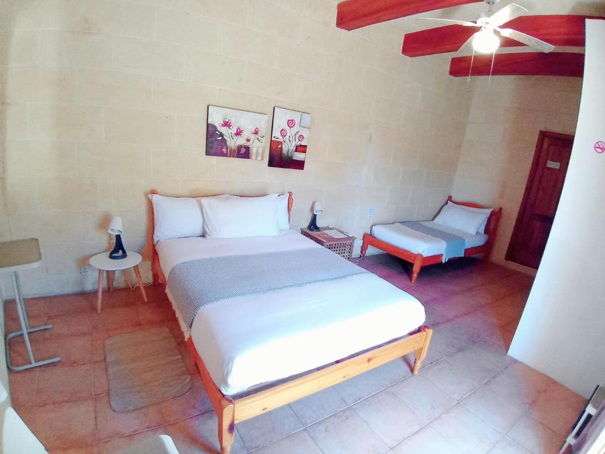 Laringa Holiday Bed&Breakfast Għajnsielem Kültér fotó